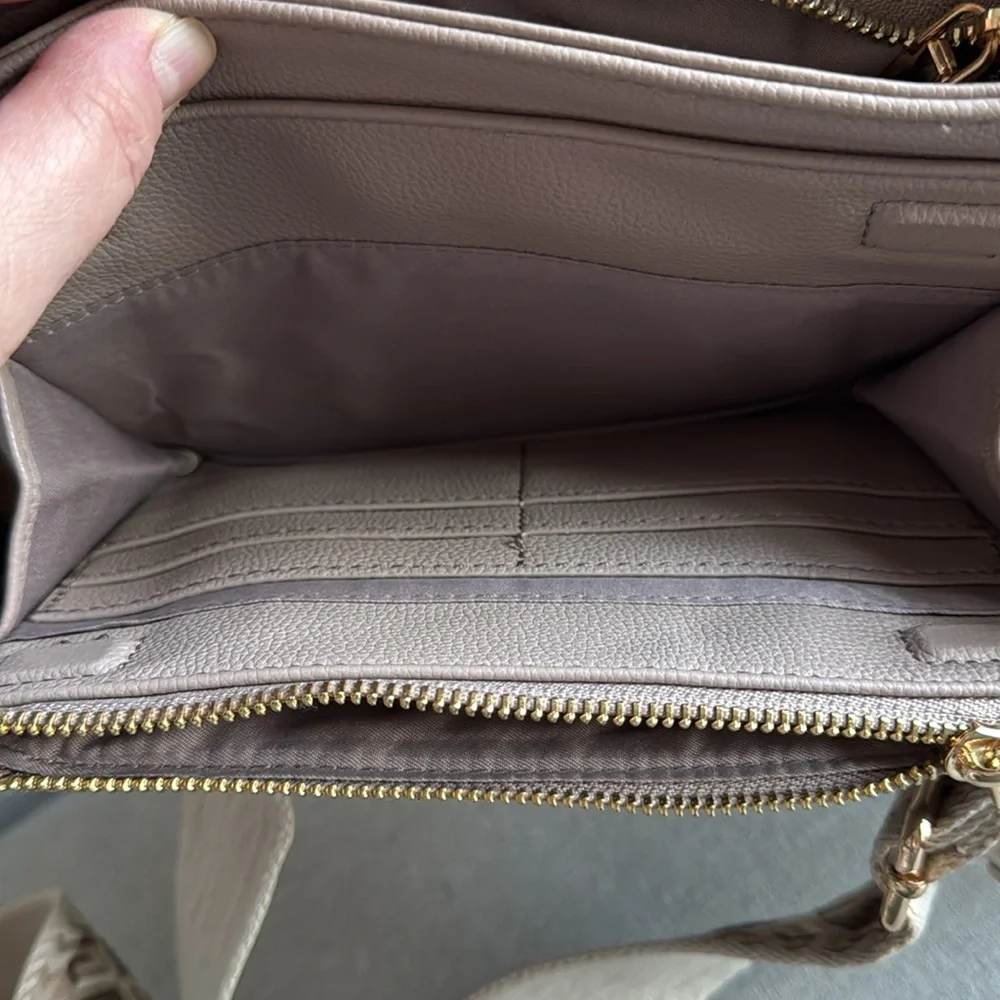 Mystique zippered crossbody faux leather purse
